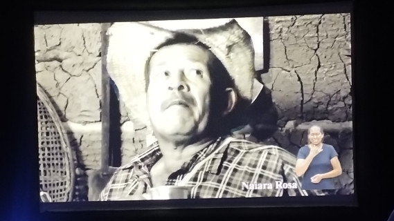 Cinema em escola rural de Taubaté